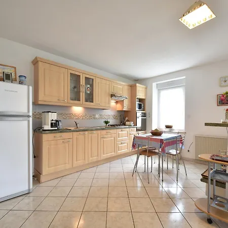 Tasteful In With Garden, Cleaning Included Plouvara
