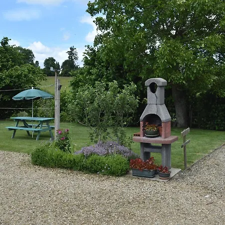 Tasteful In With Garden, Cleaning Included Plouvara